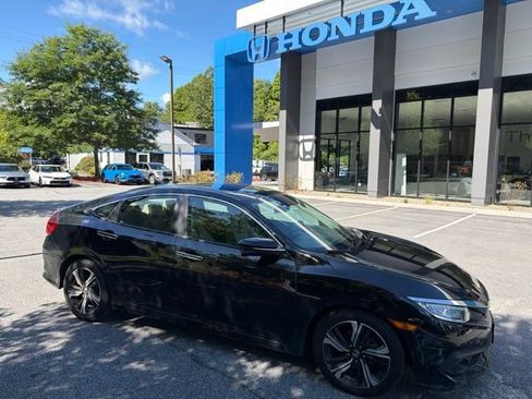Used 2017 Honda Civic Touring image 14