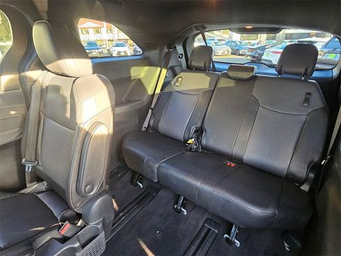 Certified 2024 Toyota Sienna XLE Woodland Edition image 20