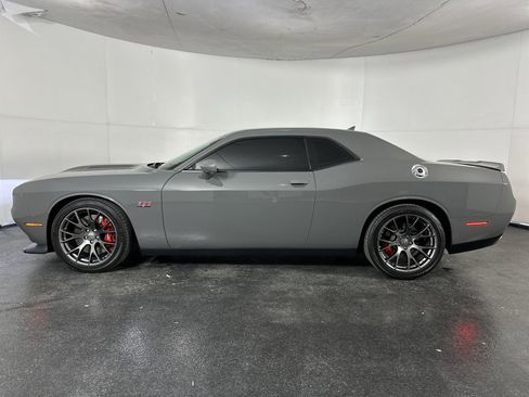 Used 2017 Dodge Challenger SRT w/ Technology Group image 5