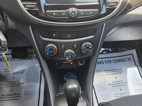 Used 2017 Chevrolet Trax LS FWD image 10