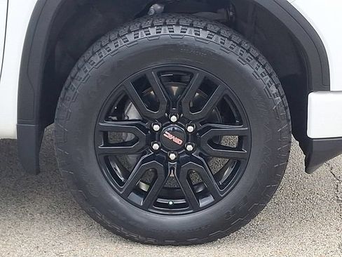 Used 2023 GMC Sierra 1500 Elevation AWD/4WD image 8