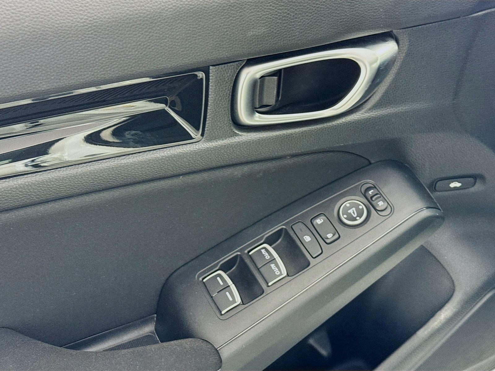 Used 2023 Honda Civic EX image 28