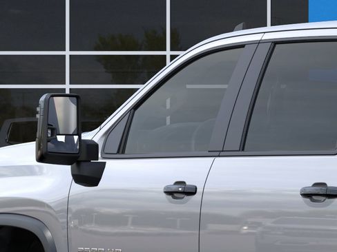 New 2026 Chevrolet Silverado 2500 ZR2 AWD/4WD image 12