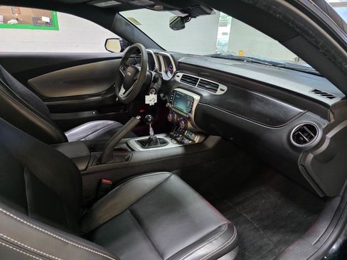 Used 2014 Chevrolet Camaro SS w/ SS Performance Package RWD image 22