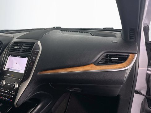 Used 2019 Lincoln MKC Reserve FWD image 31