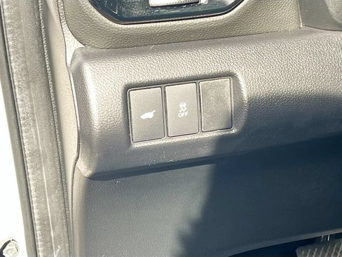 Used 2024 Honda Pilot Touring image 10