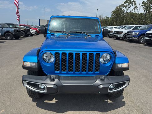 Used 2022 Jeep Gladiator Sport AWD/4WD image 2