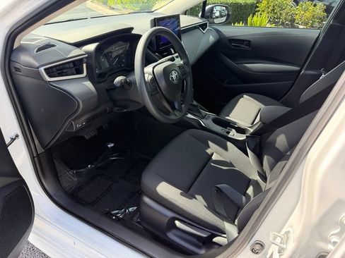 Used 2024 Toyota Corolla LE w/ LE Convenience Package FWD image 12