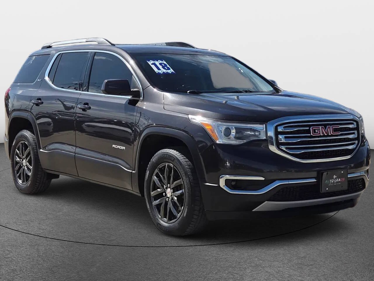 Used 2018 GMC Acadia SLT FWD image 2