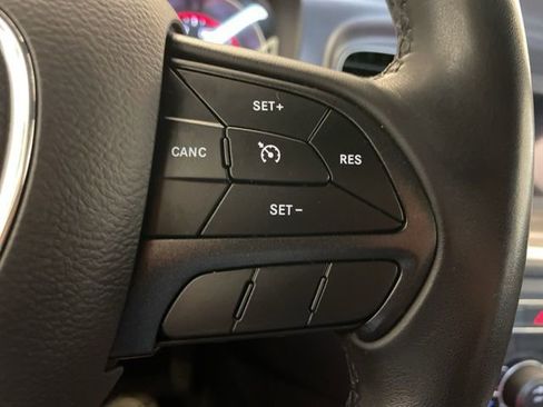 Used 2019 Dodge Charger SXT RWD image 19