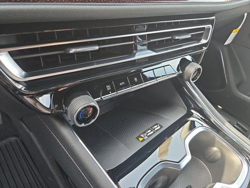 New 2026 Chevrolet Traverse Z71 w/ Enhanced Driving Package image 12