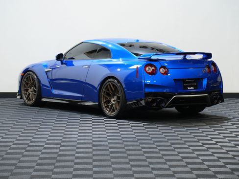 Used 2020 Nissan GT-R Premium AWD/4WD image 8