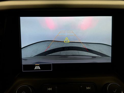 Used 2023 GMC Acadia SLT image 16