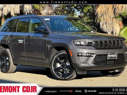 New 2025 Jeep Grand Cherokee Limited w/ Black Appearance Package