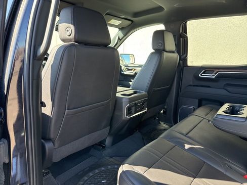 Used 2022 Chevrolet Silverado 1500 High Country w/ Z71 Off-Road Package AWD/4WD image 27