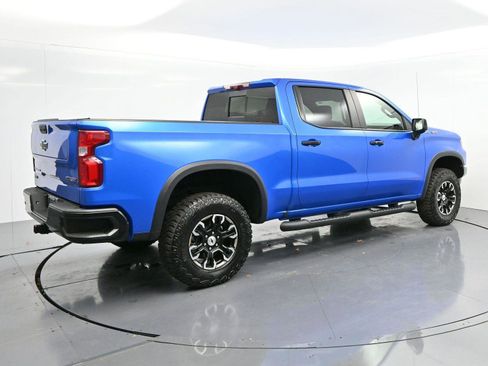 Used 2025 Chevrolet Silverado 1500 ZR2 w/ Technology Package image 7