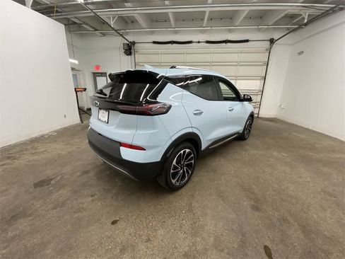 Used 2022 Chevrolet Bolt EUV Premier image 6
