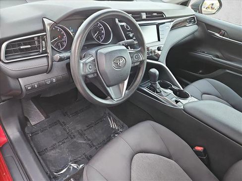 Used 2020 Toyota Camry LE image 10