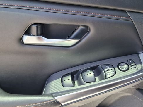 Used 2023 Nissan Sentra SR w/ Midnight Edition Package FWD image 17