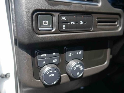 Used 2024 Chevrolet Tahoe LT AWD/4WD image 28