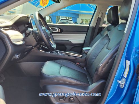 Used 2022 Jeep Compass Limited image 10