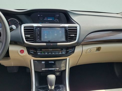 Used 2017 Honda Accord EX image 14