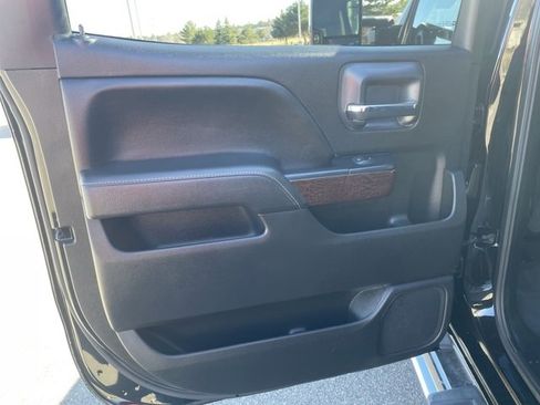 Used 2019 GMC Sierra 2500 SLT w/ Duramax Plus Package image 13