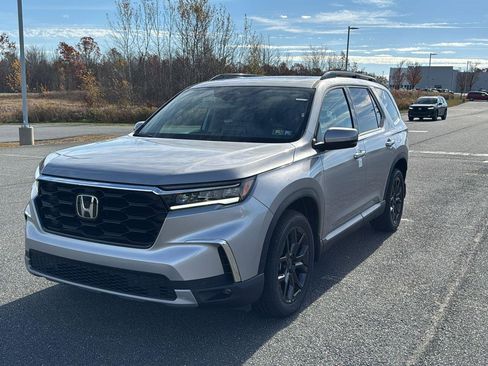 New 2025 Honda Pilot Touring image 15