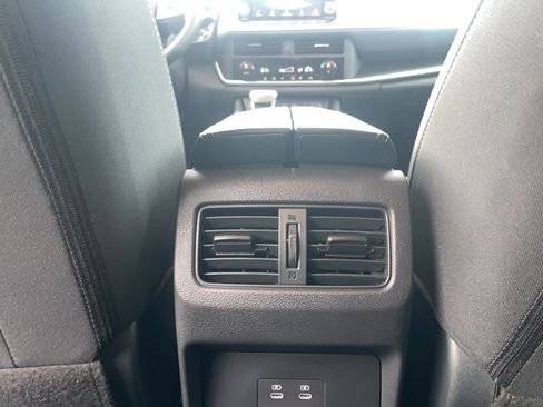 Used 2025 Nissan Rogue SV image 21