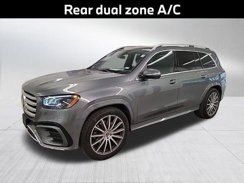 Used 2025 Mercedes-Benz GLS 450 4MATIC image 9