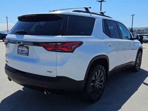 Used 2023 Chevrolet Traverse RS w/ LPO, Floor Liner Package FWD image 8