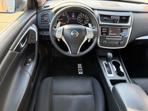 Used 2017 Nissan Altima 2.5 SR w/ Midnight Edition Package FWD image 22
