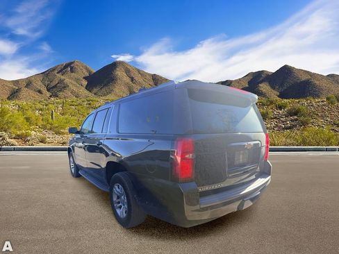 Used 2015 Chevrolet Suburban LT w/ Luxury Package AWD/4WD image 3
