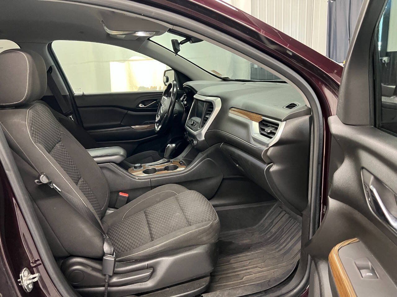 Used 2018 GMC Acadia SLE w/ LPO, Floor Liner Package AWD/4WD image 12