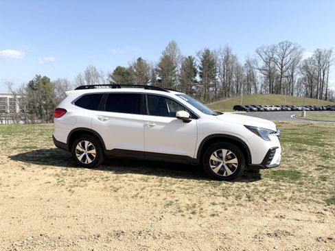 Certified 2025 Subaru Ascent Premium AWD/4WD image 7