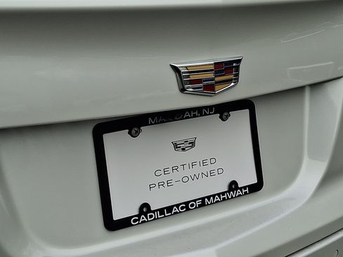 Used 2023 Cadillac XT4 Luxury w/ Cold Weather Package image 35