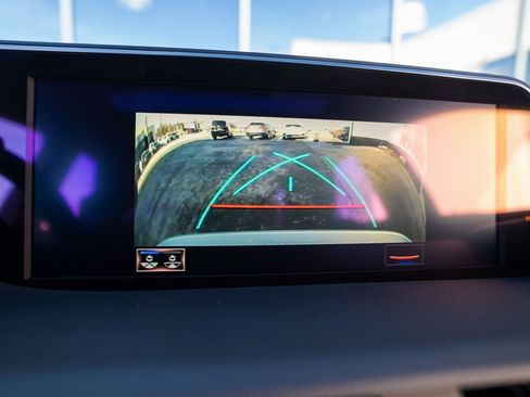 Used 2020 Lexus ES 300h w/ Premium Package image 25