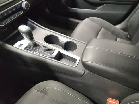 Used 2025 Nissan Altima 2.5 SV FWD image 26