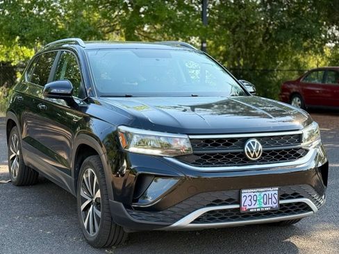 Used 2022 Volkswagen Taos SE FWD image 7