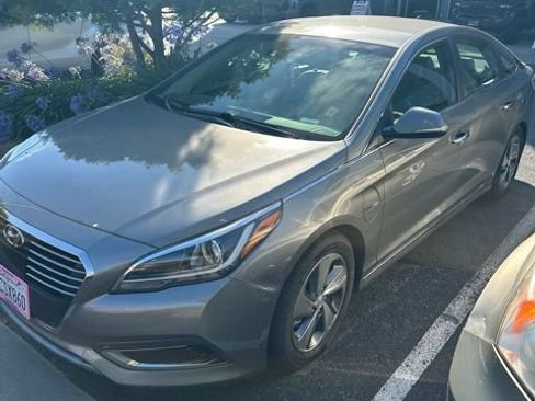 Used 2017 Hyundai Sonata Limited FWD image 1