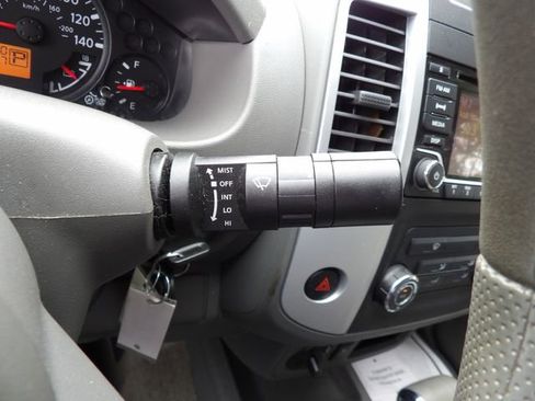 Used 2015 Nissan Frontier SV AWD/4WD image 17