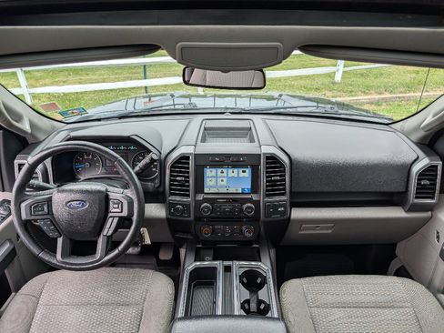 Used 2018 Ford F150 XLT w/ Equipment Group 302A Luxury AWD/4WD image 29