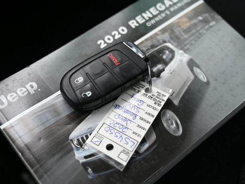 Used 2020 Jeep Renegade Altitude FWD image 28