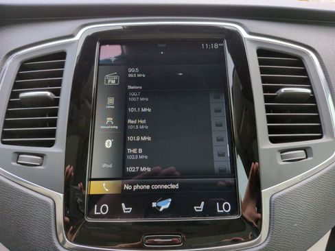 Used 2021 Volvo XC90 T6 Momentum w/ Climate Package image 23