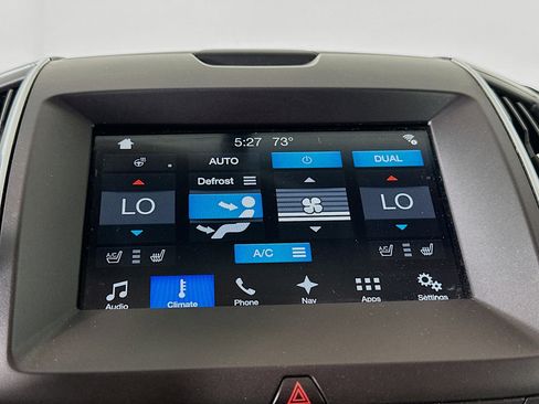 Used 2018 Ford Edge Titanium w/ Equipment Group 301A AWD/4WD image 24