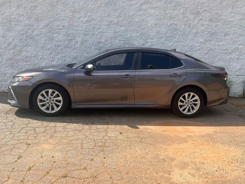 Used 2021 Toyota Camry LE FWD image 6