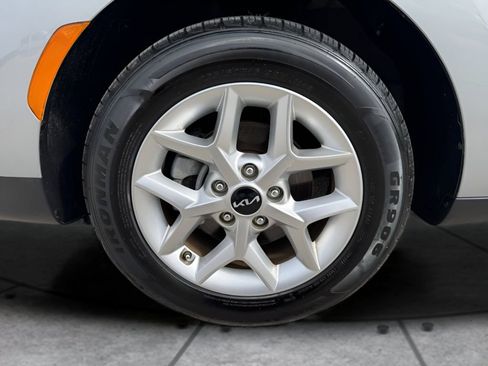 Used 2023 Kia Soul LX w/ LX Technology Package image 27