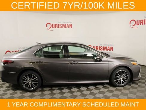 Used 2022 Toyota Camry XLE FWD image 8