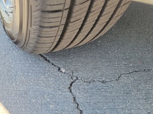 Used 2024 Chrysler Pacifica Select image 28