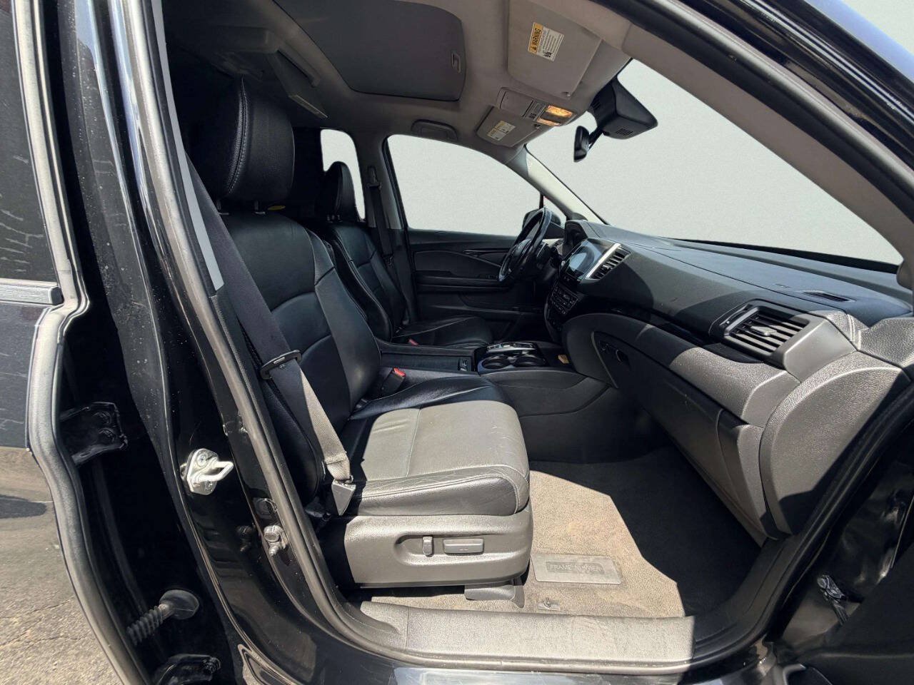 Used 2018 Honda Pilot Touring image 32